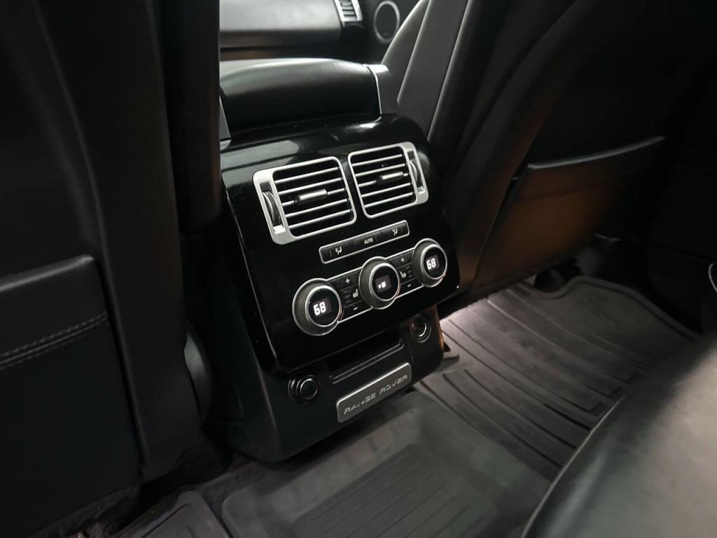 2014 Land Rover Range Rover Image 18