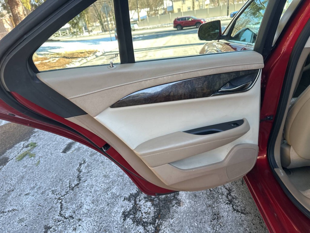 2015 Cadillac ATS Image 19