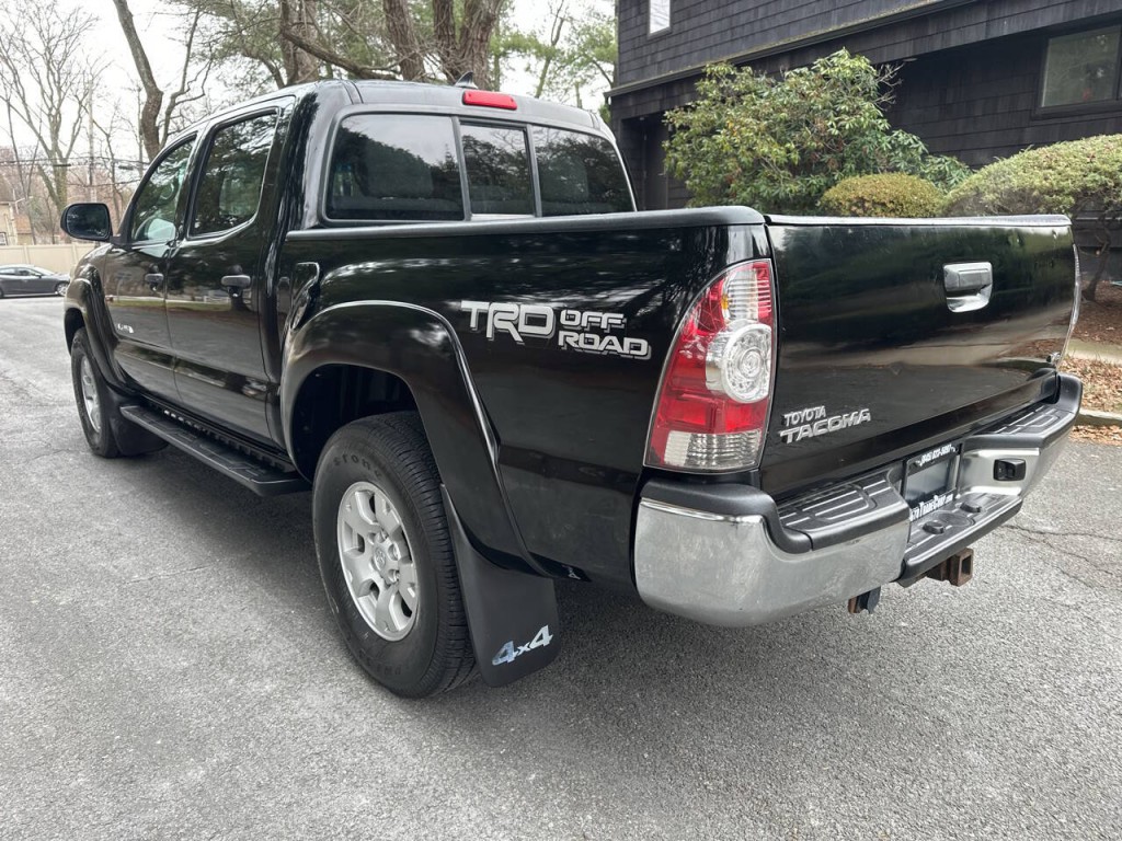 2015 Toyota Tacoma Image 6