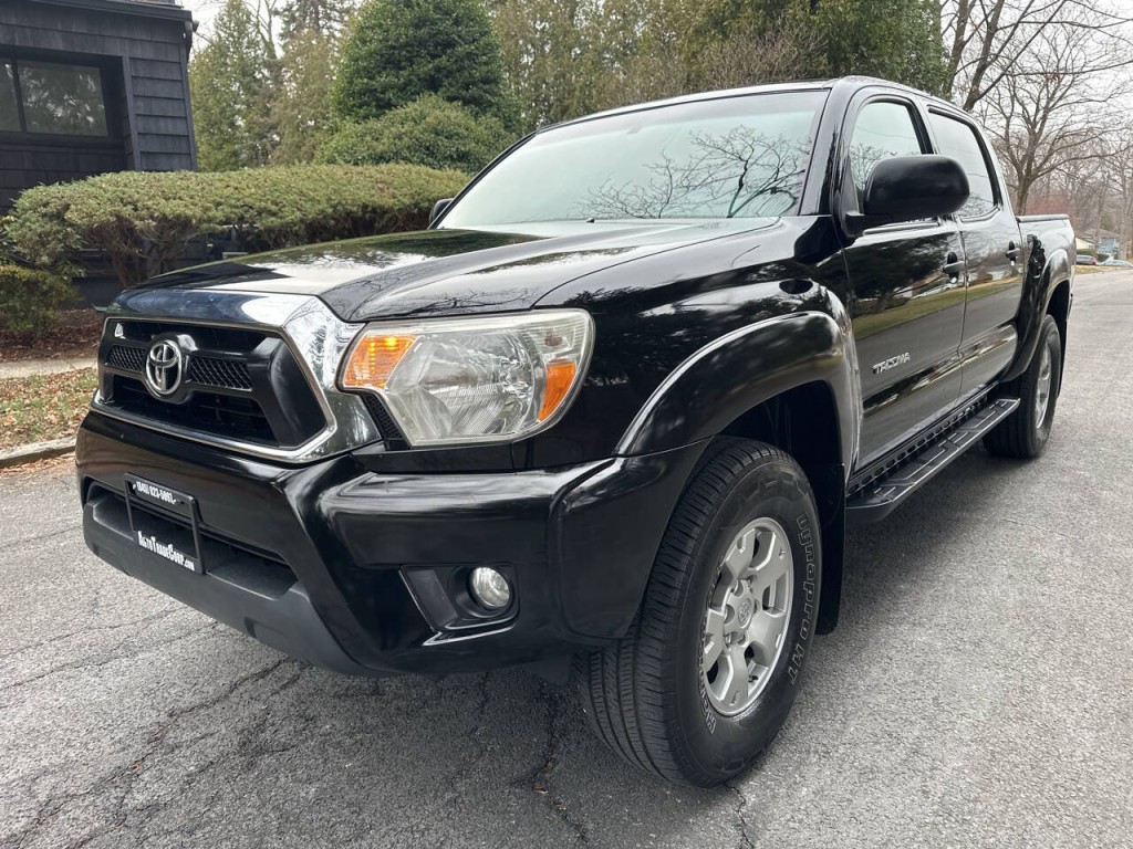 2015 Toyota Tacoma Image 8