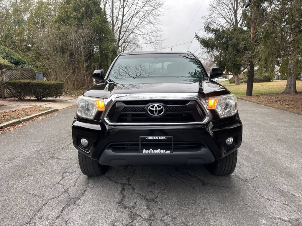2015 Toyota Tacoma Image 9