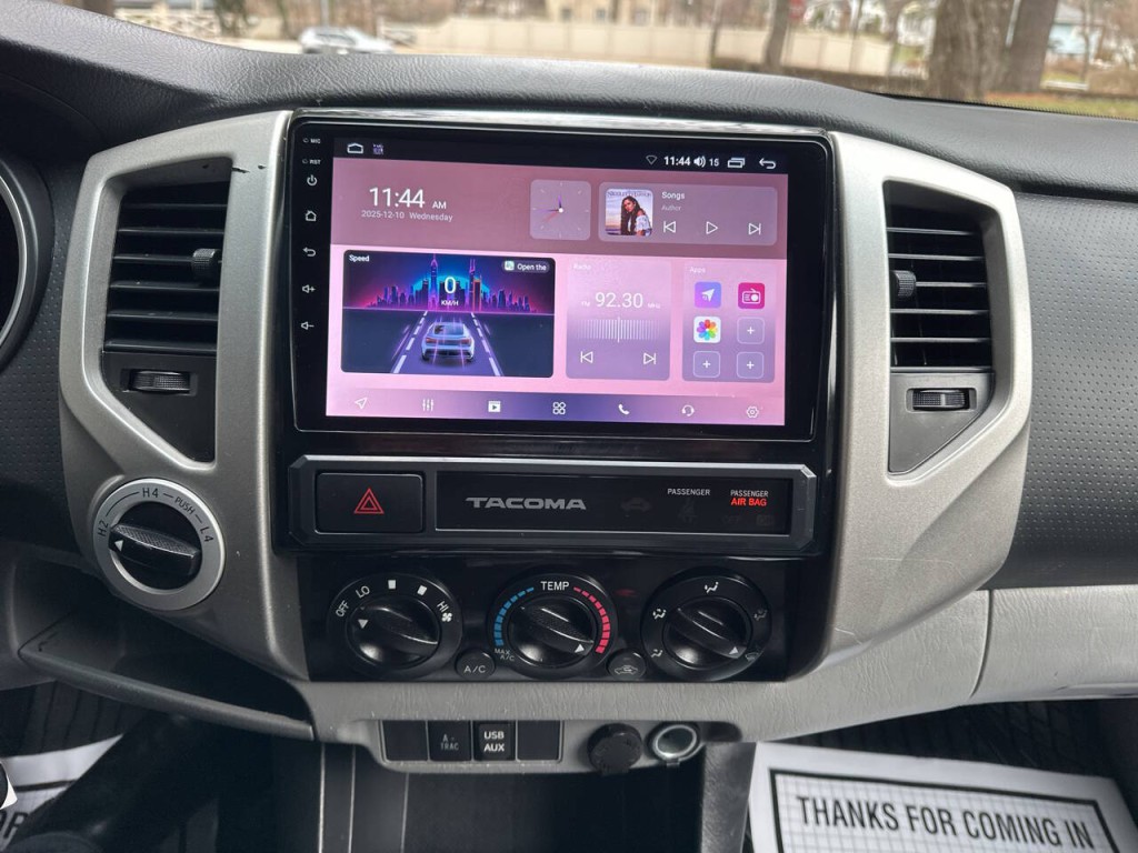 2015 Toyota Tacoma Image 14