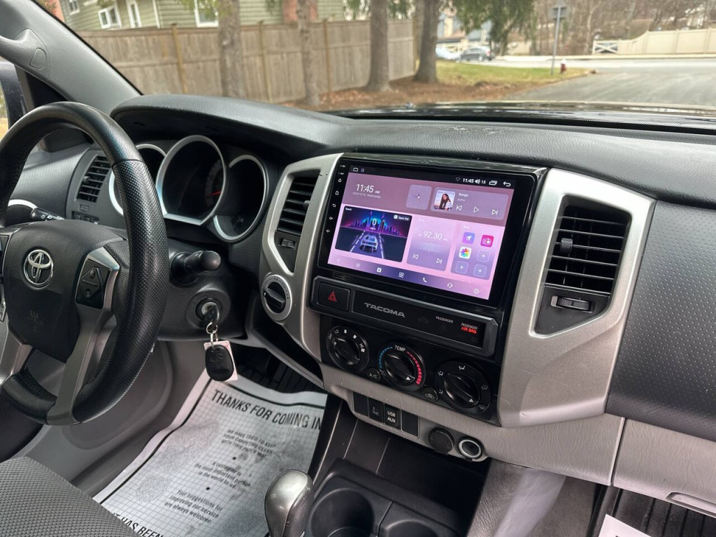 2015 Toyota Tacoma Image 16