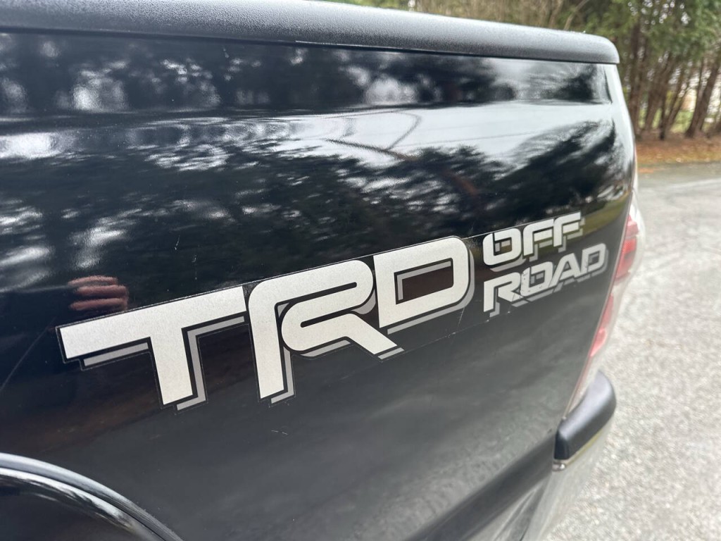 2015 Toyota Tacoma Image 32