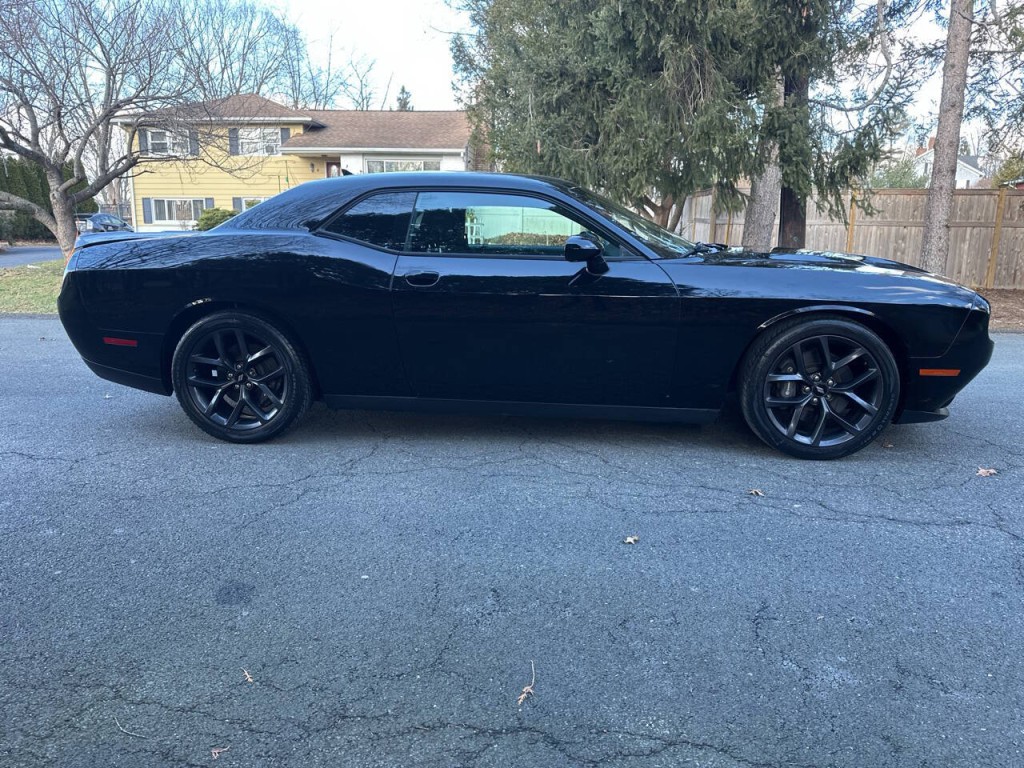 2018 Dodge Challenger Image 3