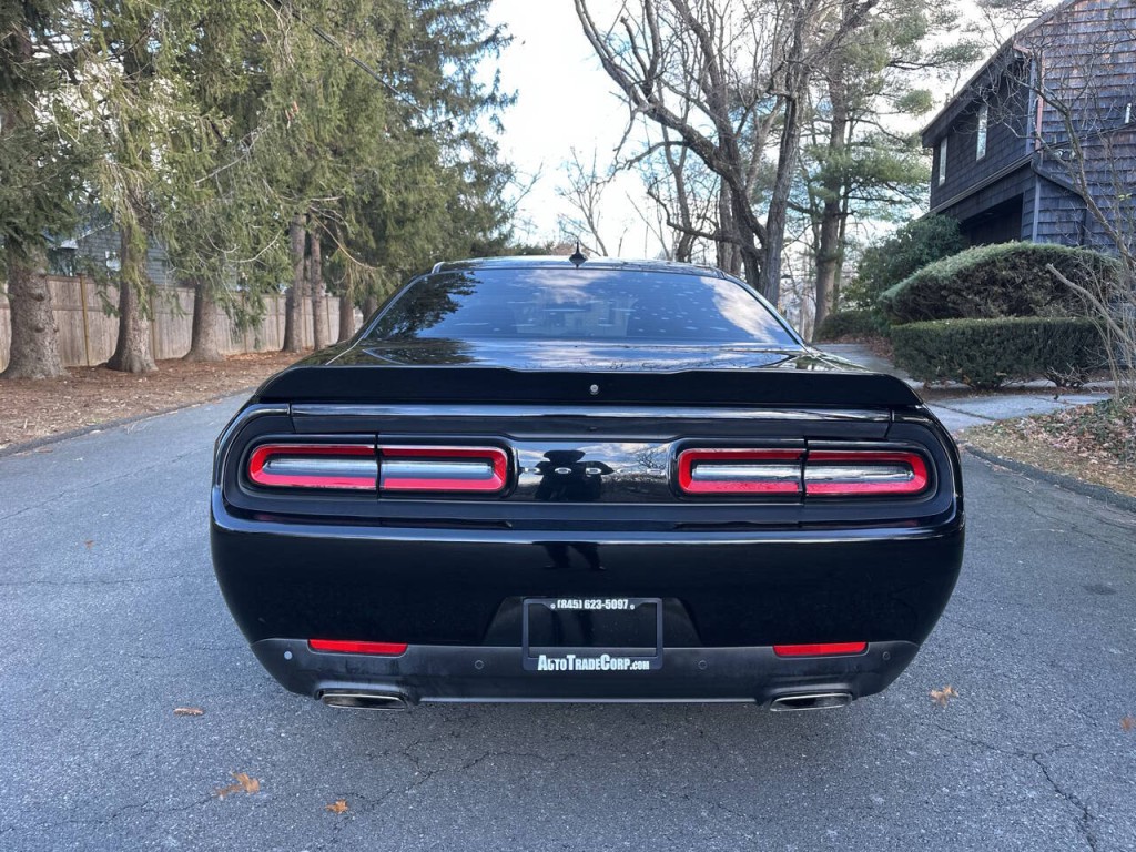 2018 Dodge Challenger Image 5