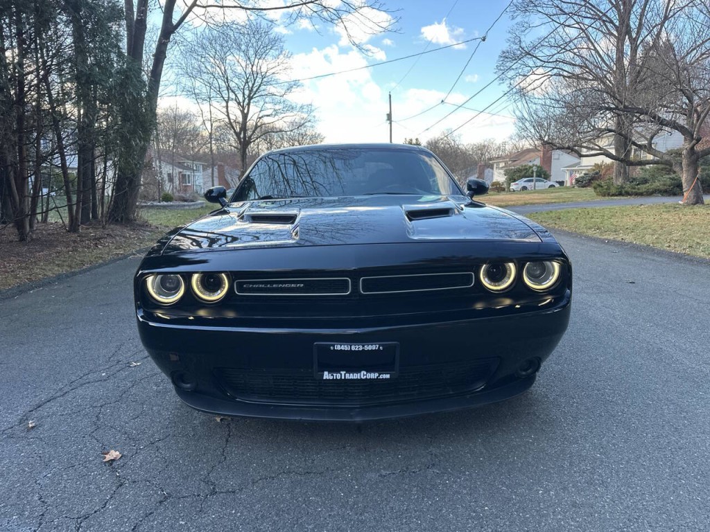 2018 Dodge Challenger Image 9