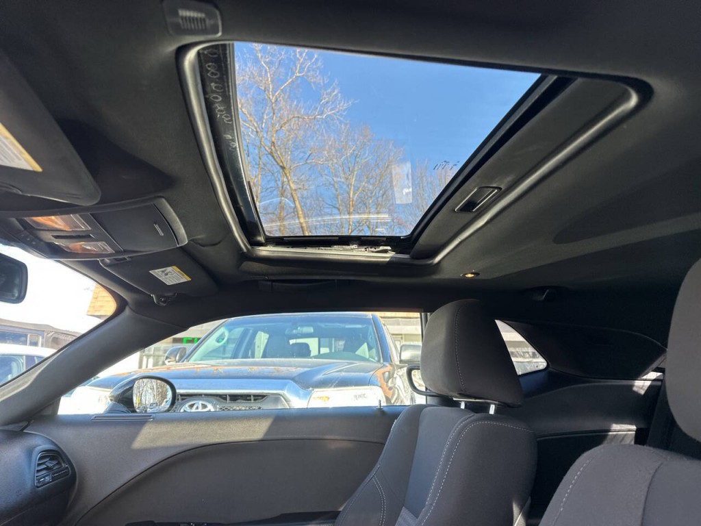 2018 Dodge Challenger Image 15