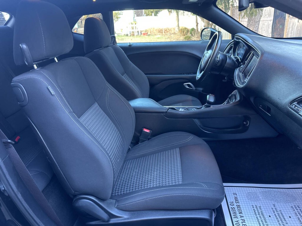 2018 Dodge Challenger Image 18