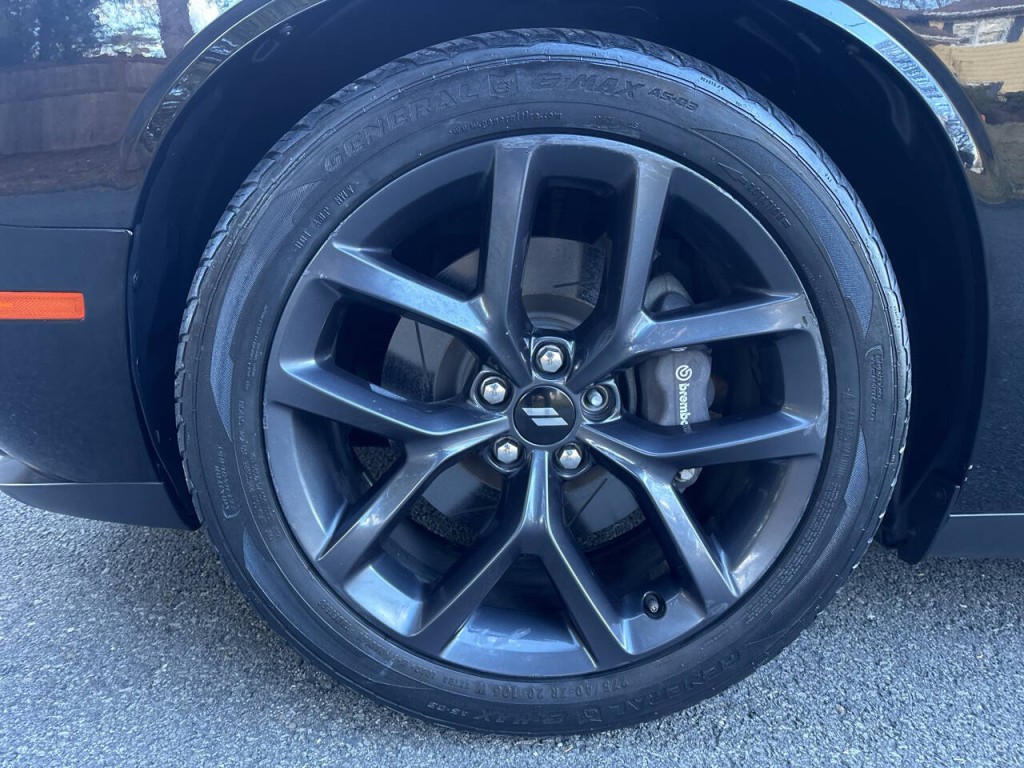 2018 Dodge Challenger Image 25