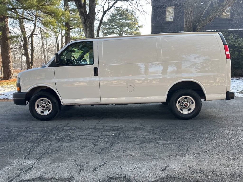 2020 GMC Savana Image 7