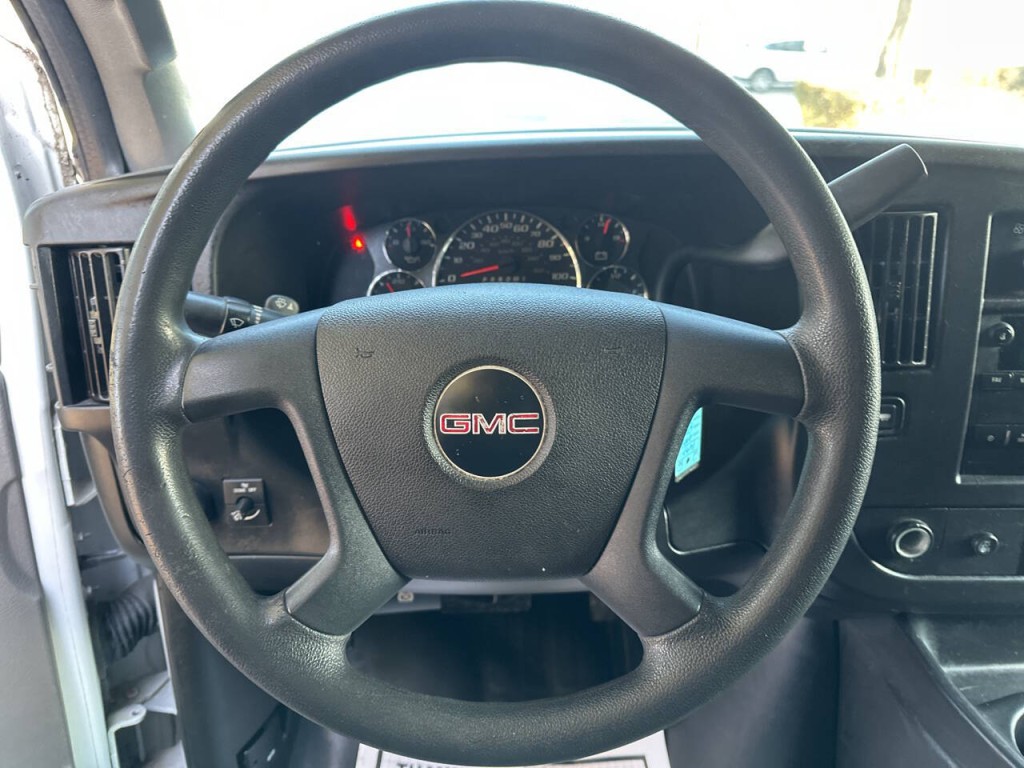 2020 GMC Savana Image 11