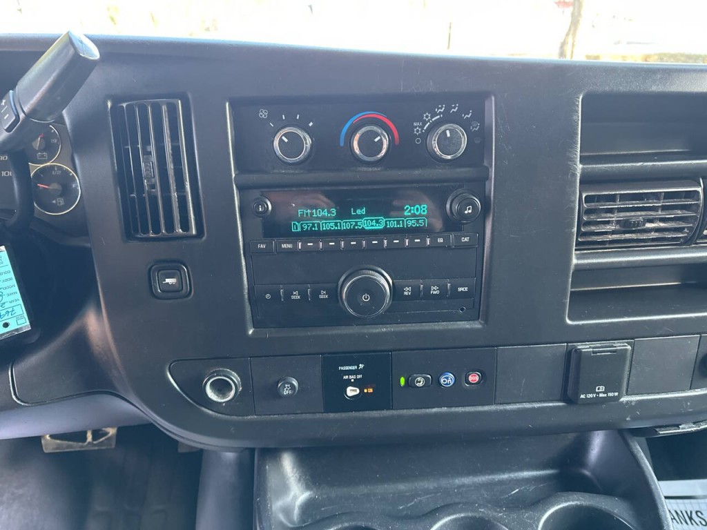 2020 GMC Savana Image 13