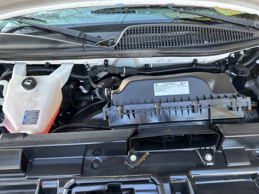 2020 GMC Savana Image 22