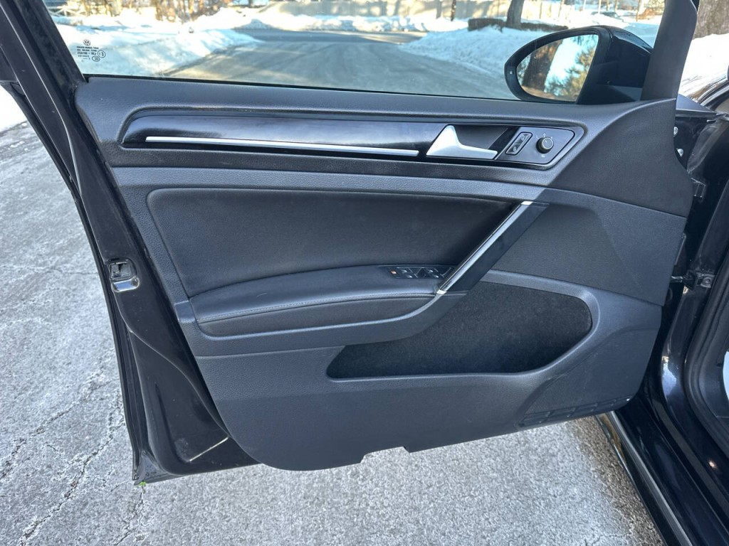 2018 Volkswagen Golf Image 15