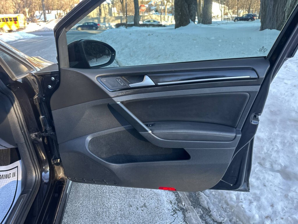 2018 Volkswagen Golf Image 20