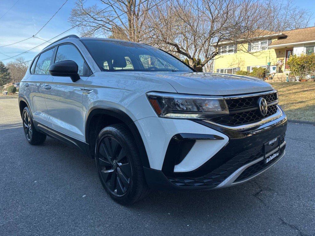 2022 Volkswagen Taos Image 2