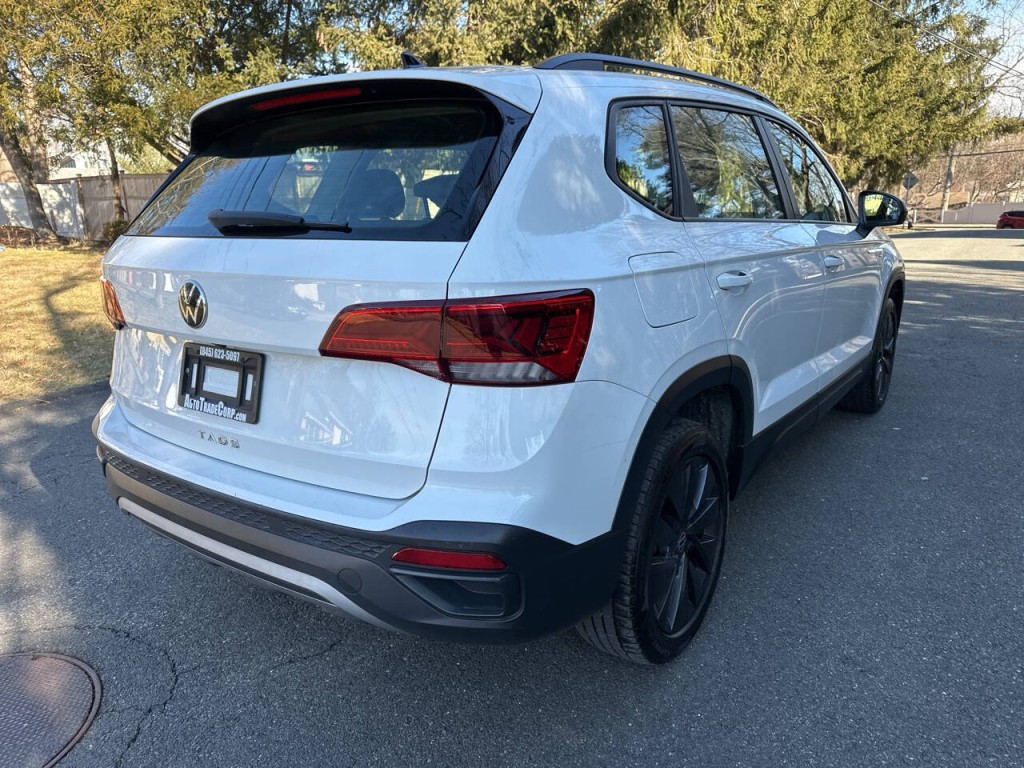 2022 Volkswagen Taos Image 4