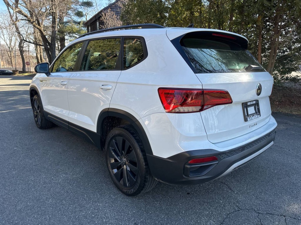 2022 Volkswagen Taos Image 6