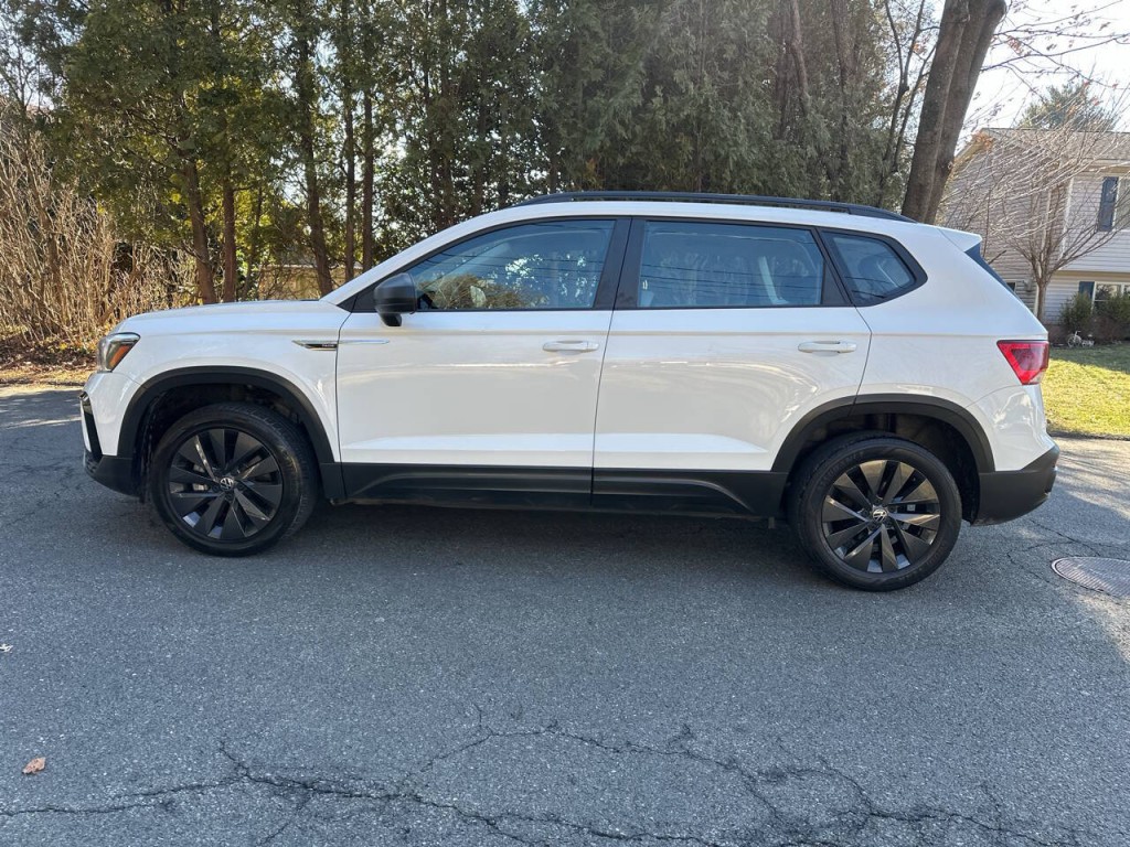 2022 Volkswagen Taos Image 7