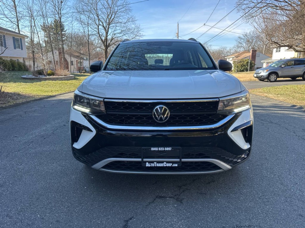 2022 Volkswagen Taos Image 9