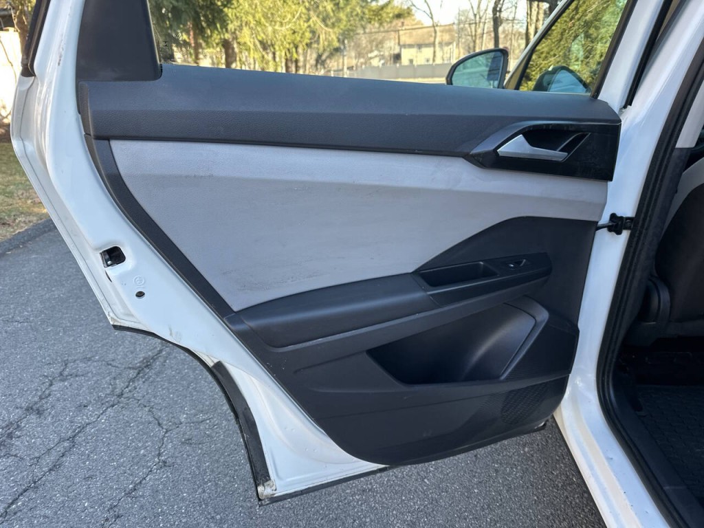 2022 Volkswagen Taos Image 17