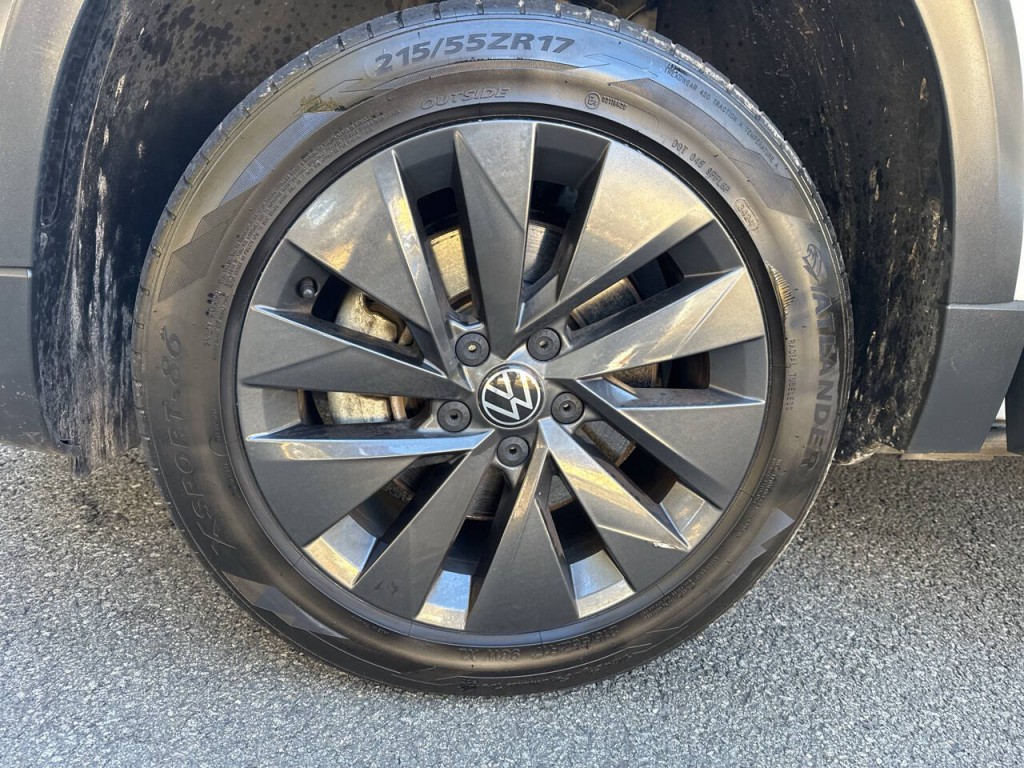 2022 Volkswagen Taos Image 25