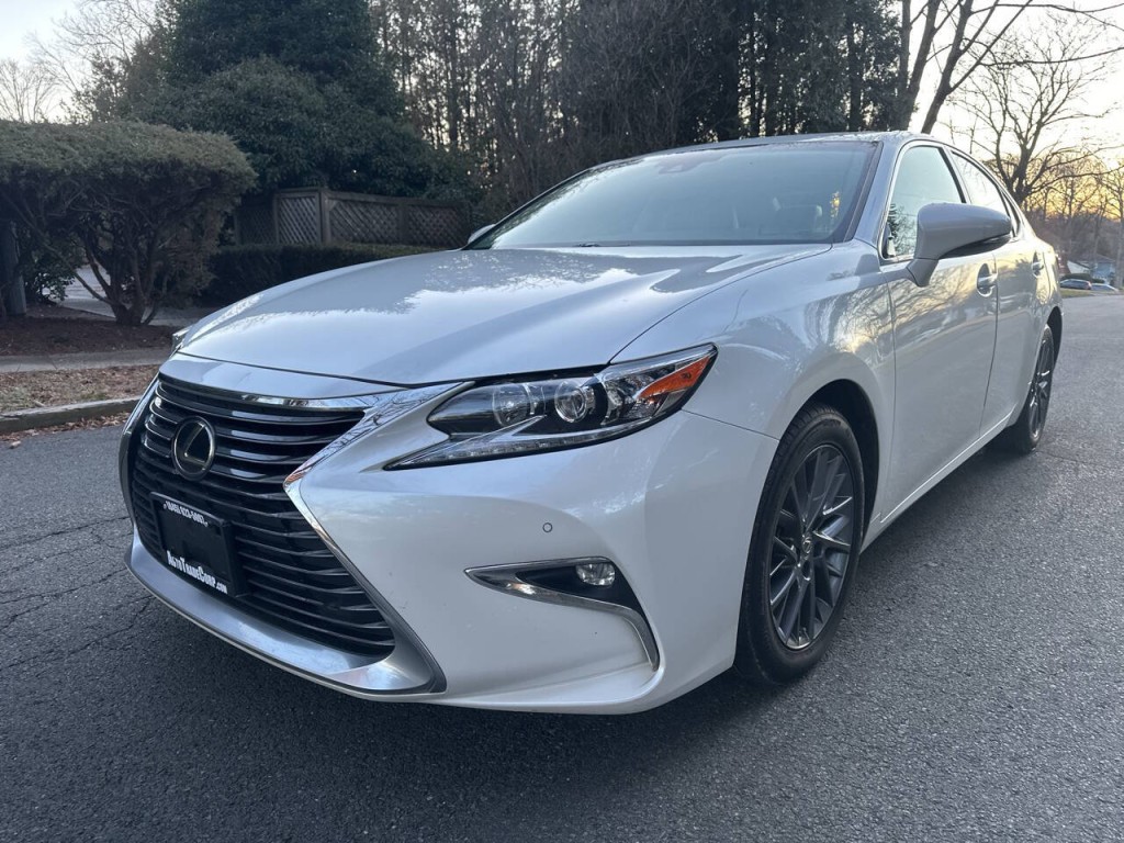 2018 Lexus ES 350 Image 8