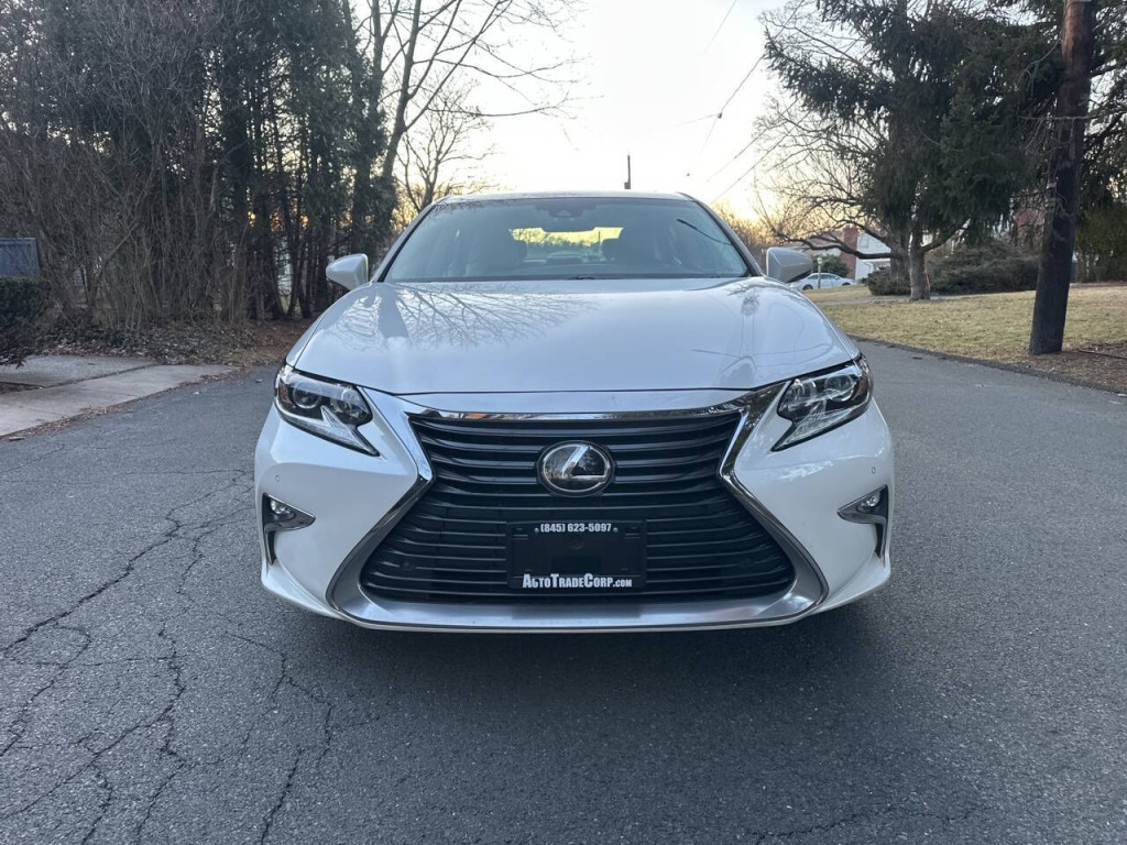 2018 Lexus ES 350 Image 9