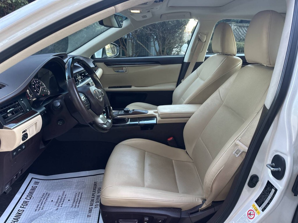 2018 Lexus ES 350 Image 10
