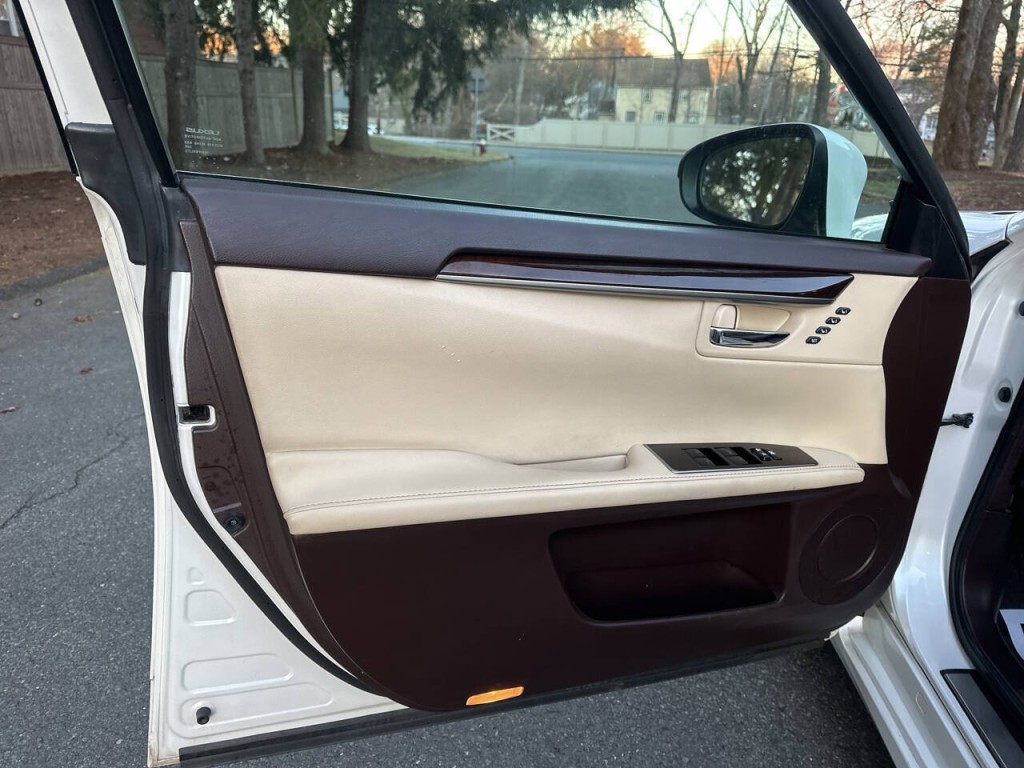 2018 Lexus ES 350 Image 17