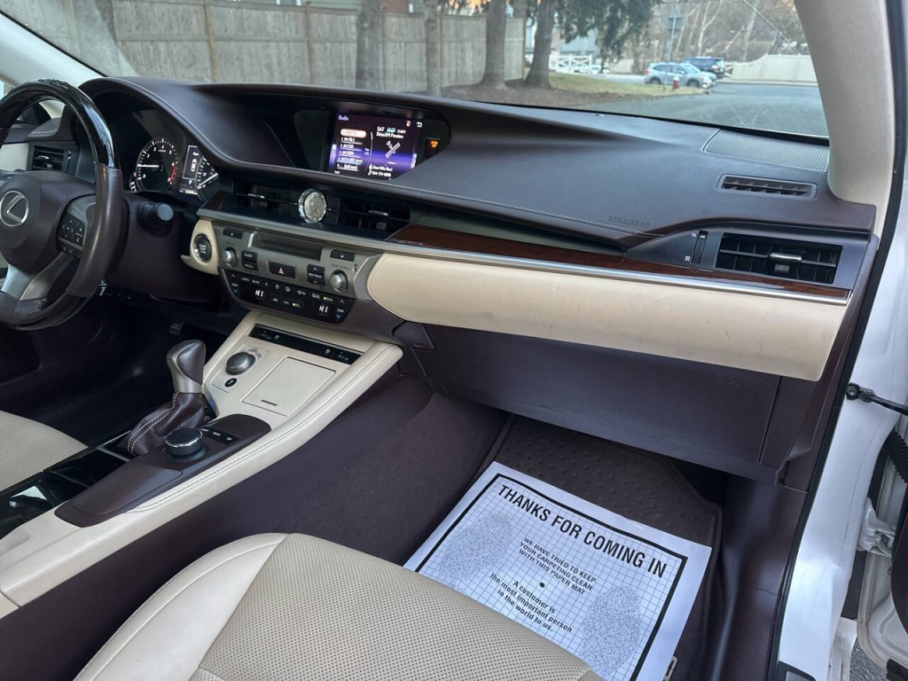 2018 Lexus ES 350 Image 21