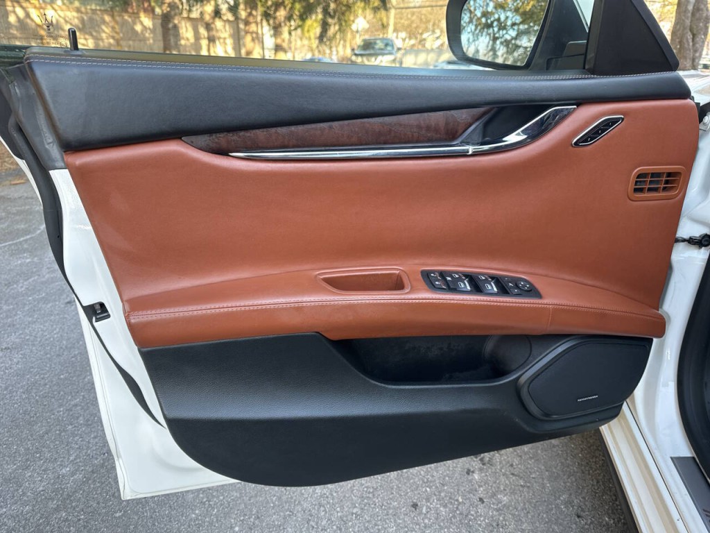 2017 Maserati Quattroporte Image 20