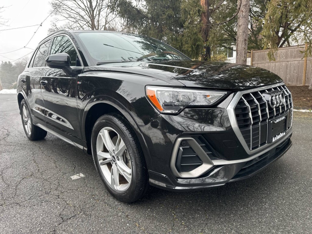 2021 Audi Q3 Image 2