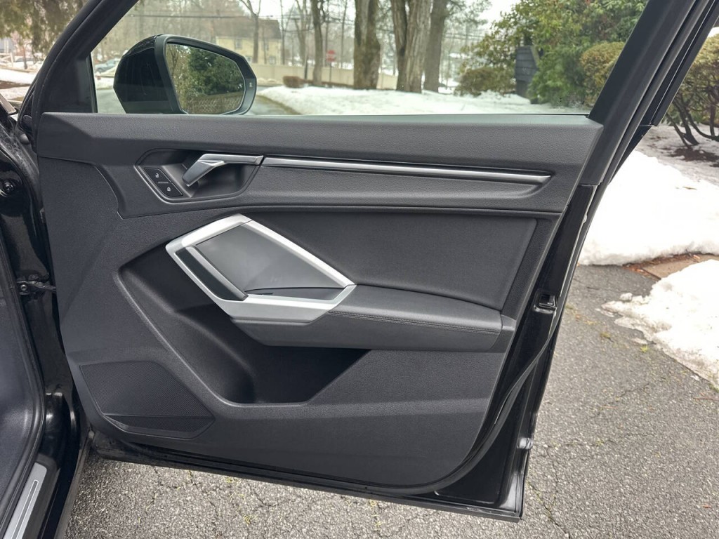 2021 Audi Q3 Image 23