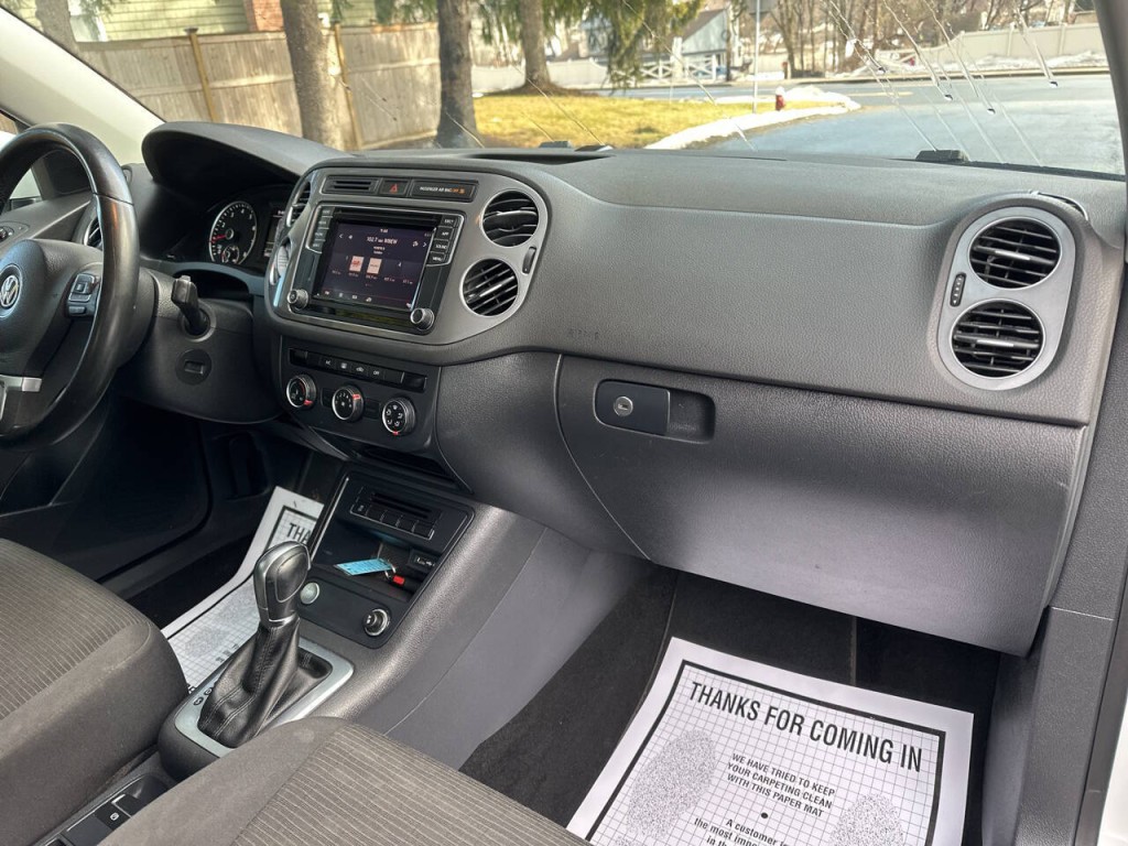 2017 Volkswagen Tiguan Image 20