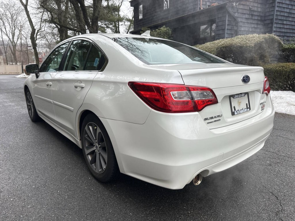 2016 Subaru Legacy Image 6