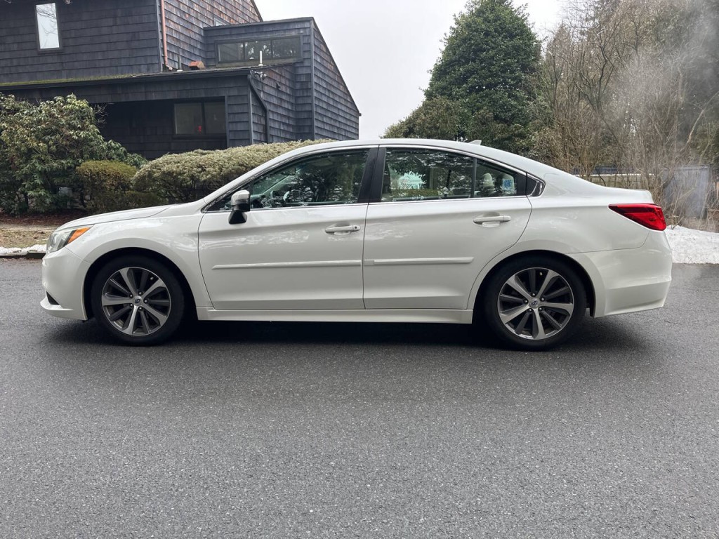 2016 Subaru Legacy Image 7