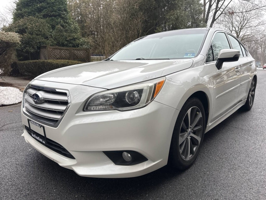 2016 Subaru Legacy Image 8