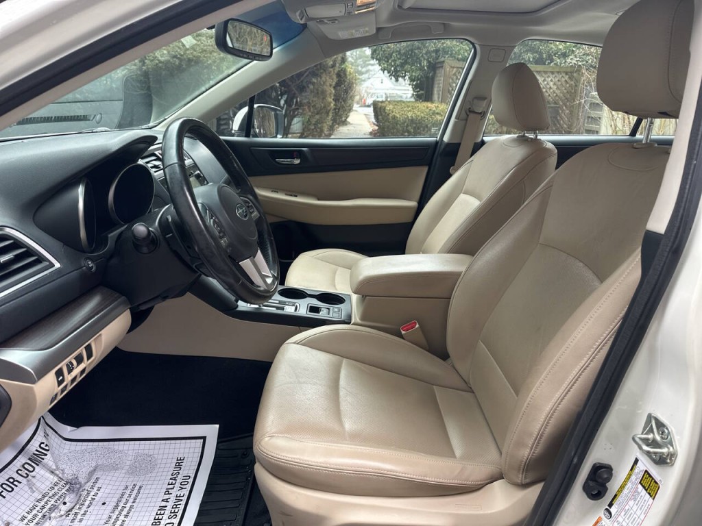 2016 Subaru Legacy Image 10