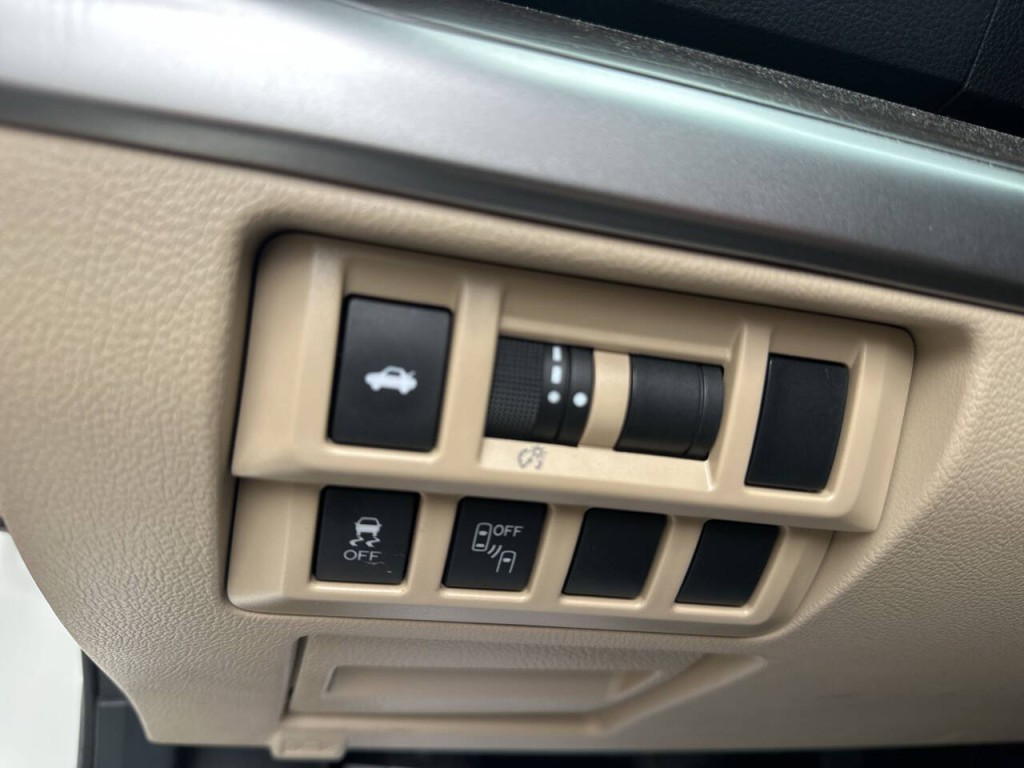 2016 Subaru Legacy Image 12