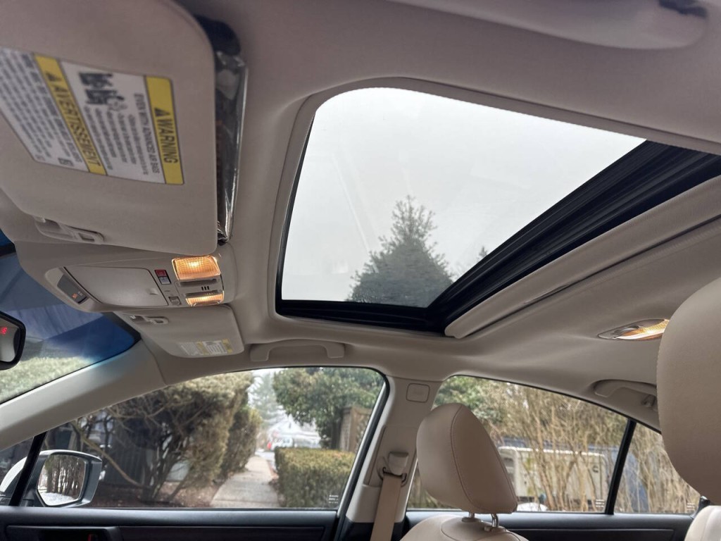 2016 Subaru Legacy Image 17