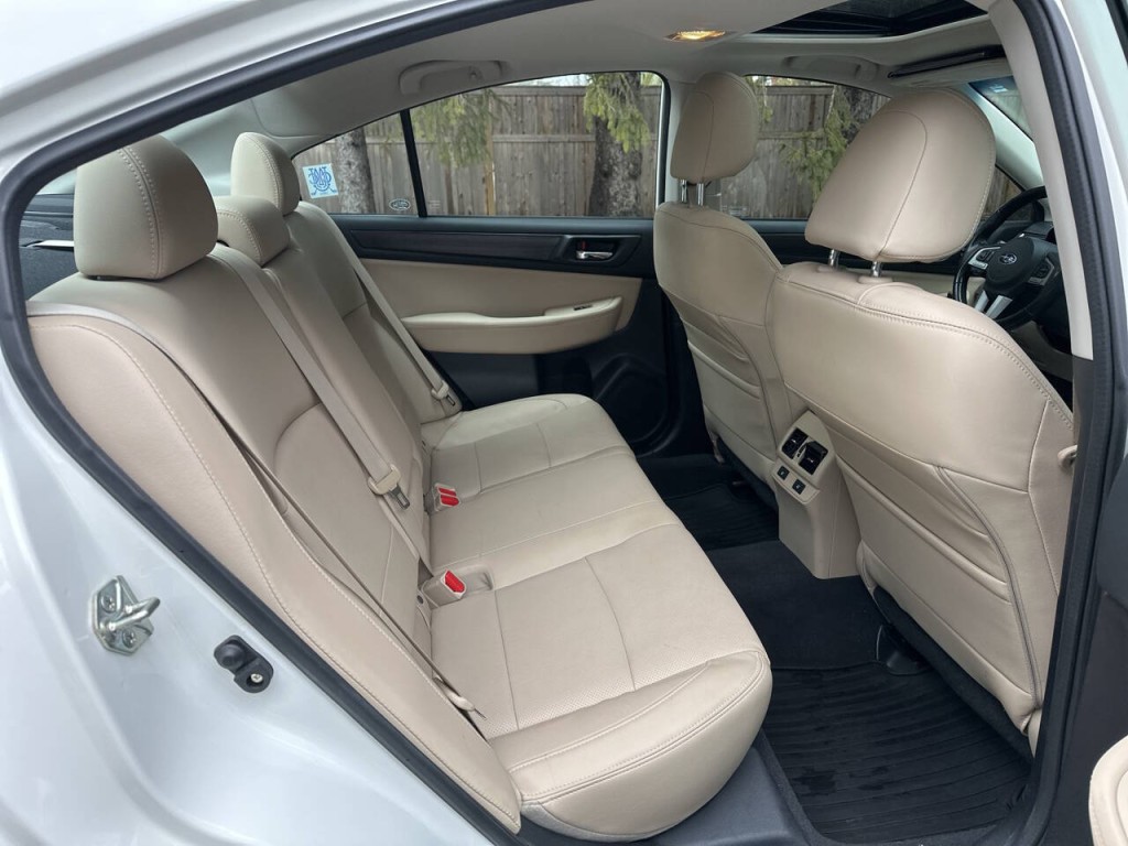 2016 Subaru Legacy Image 23