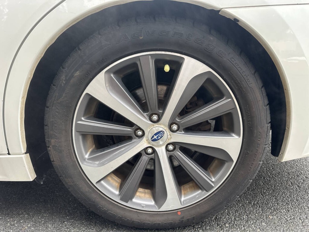 2016 Subaru Legacy Image 25