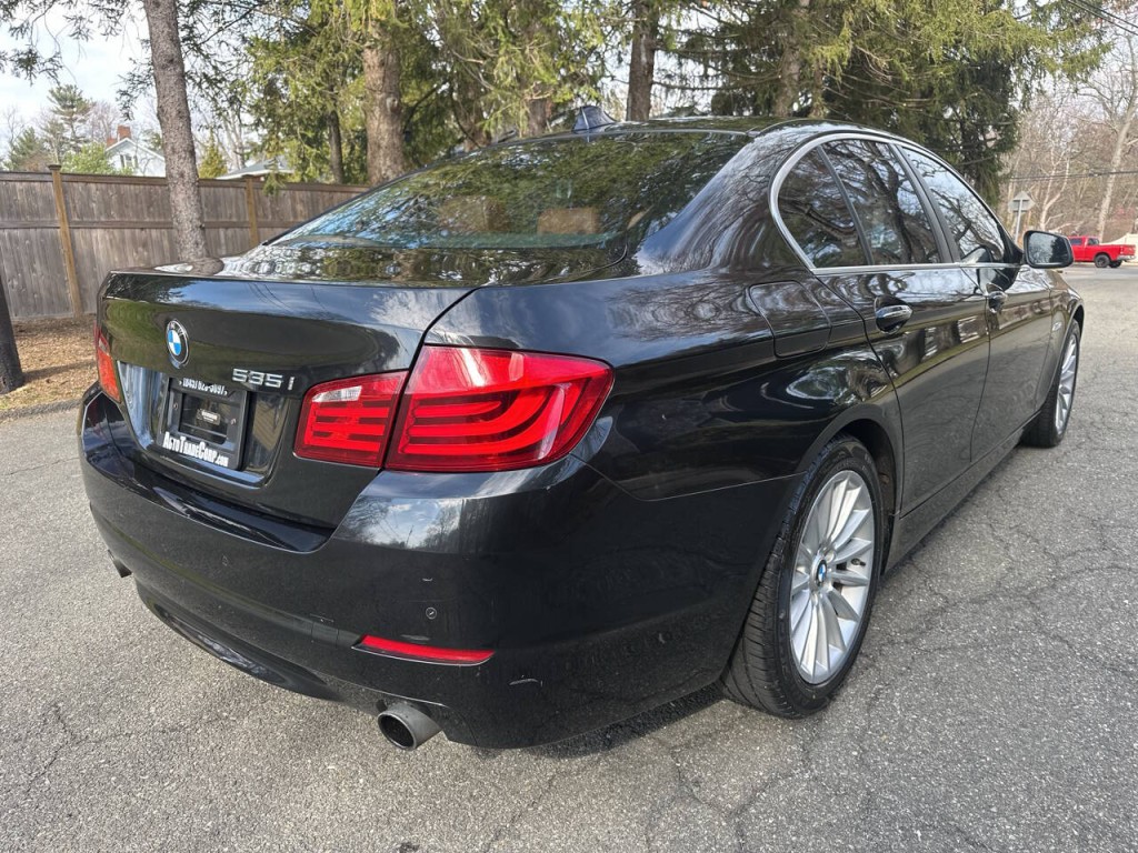 2012 BMW 5 Series Image 4