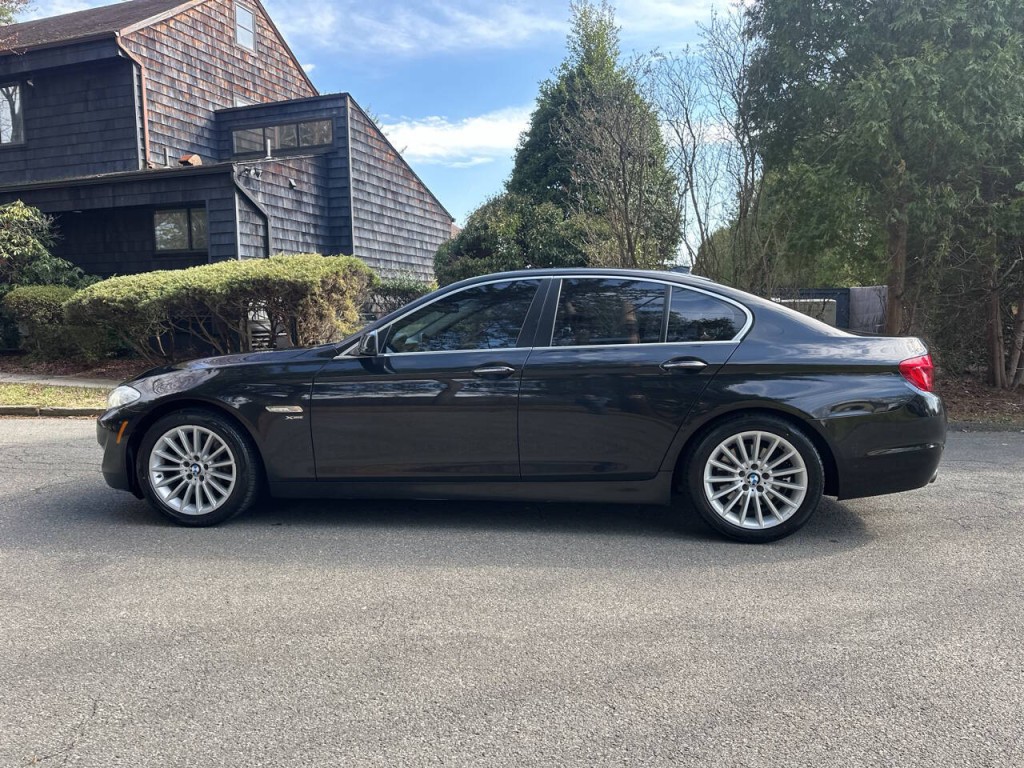 2012 BMW 5 Series Image 7