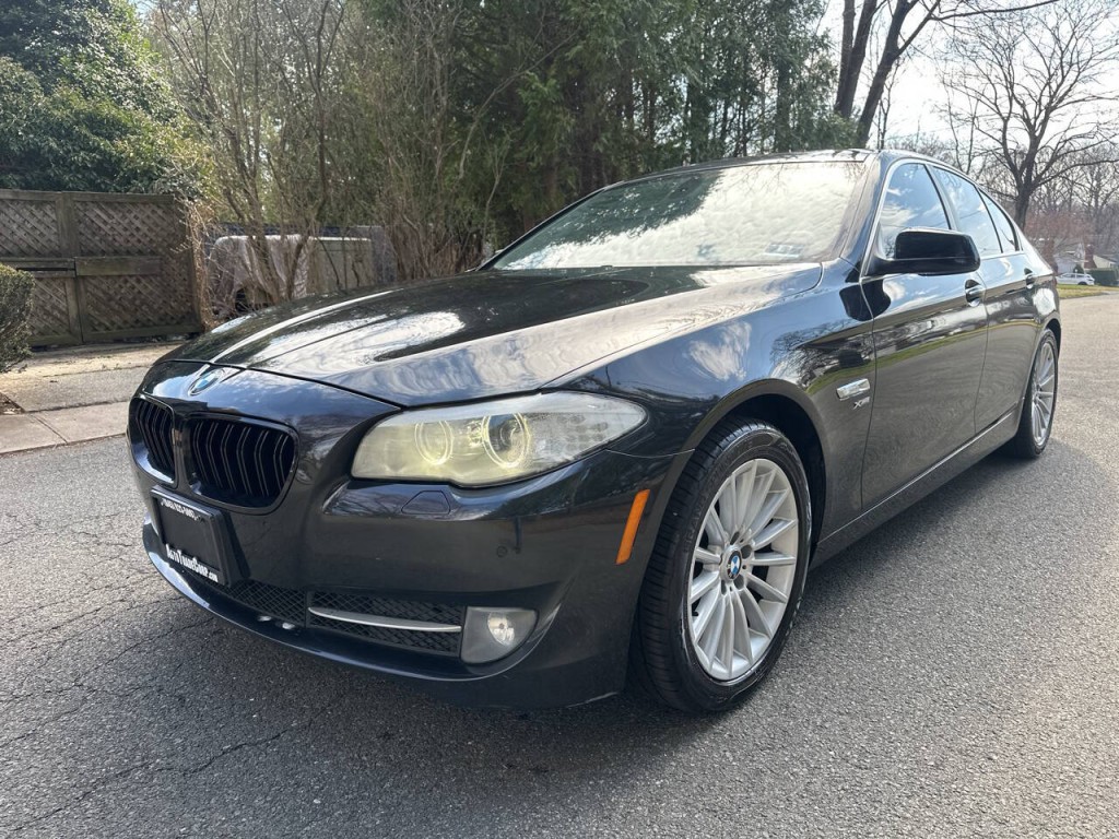 2012 BMW 5 Series Image 8