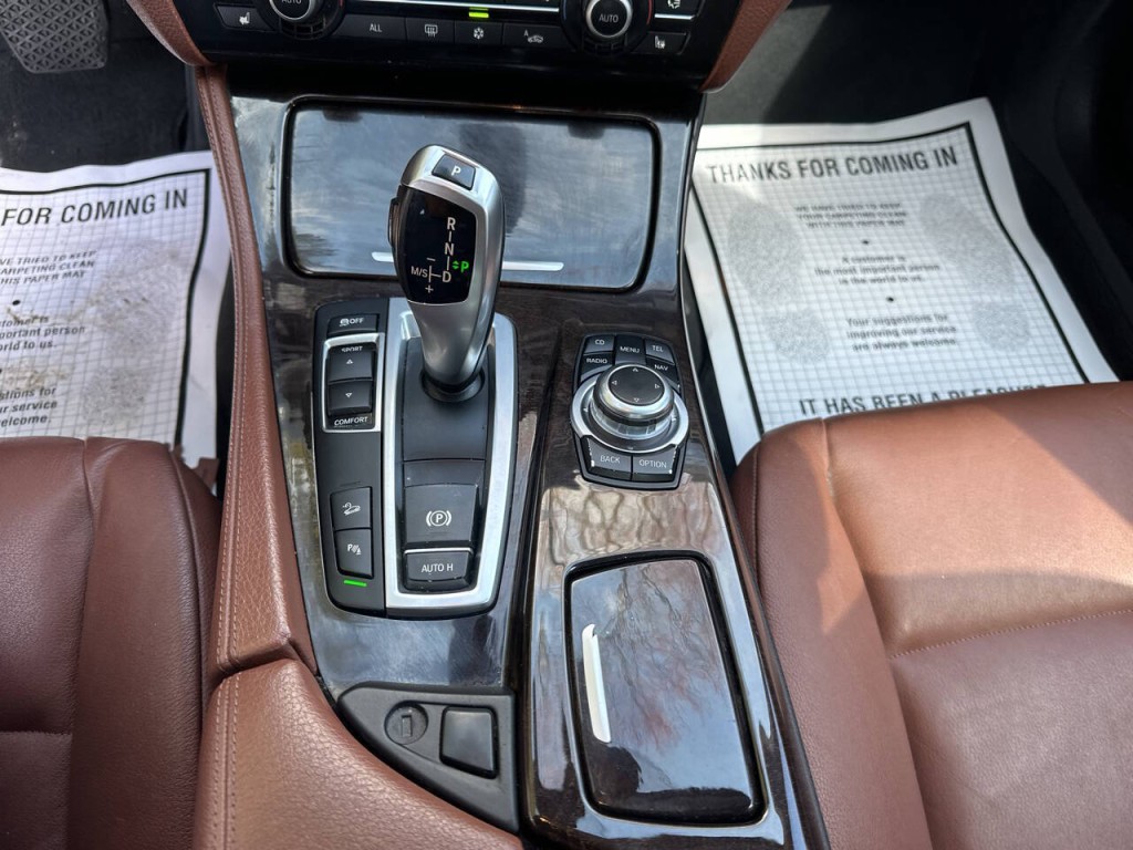 2012 BMW 5 Series Image 15