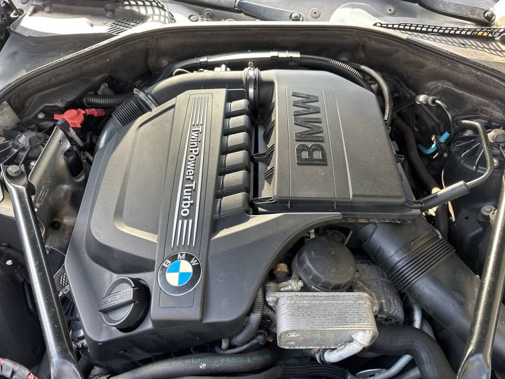 2012 BMW 5 Series Image 25
