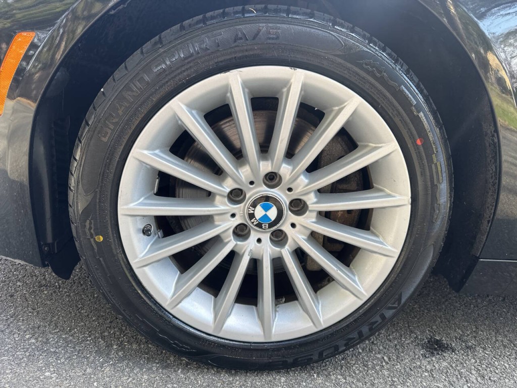 2012 BMW 5 Series Image 26